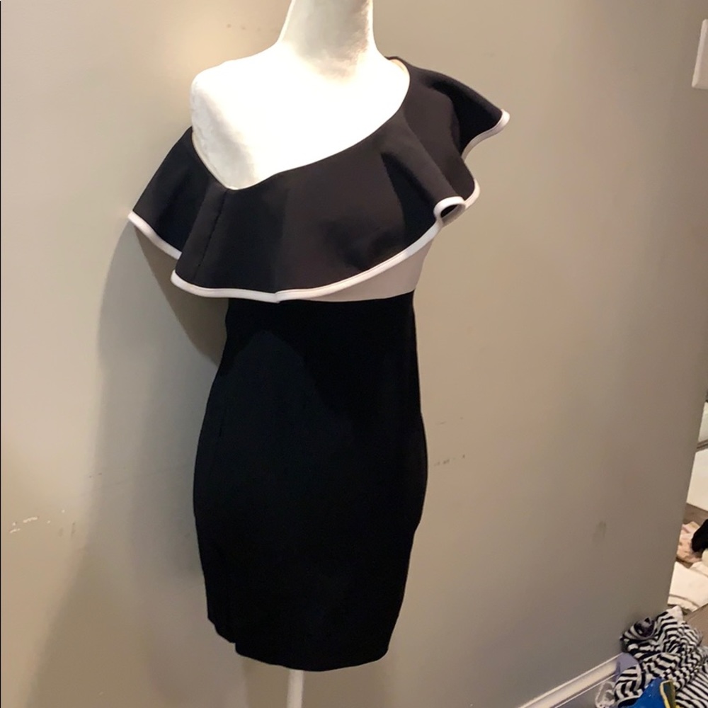 ASOS Vesper One Shoulder Ruffle Shoulder - Picture 2 of 5
